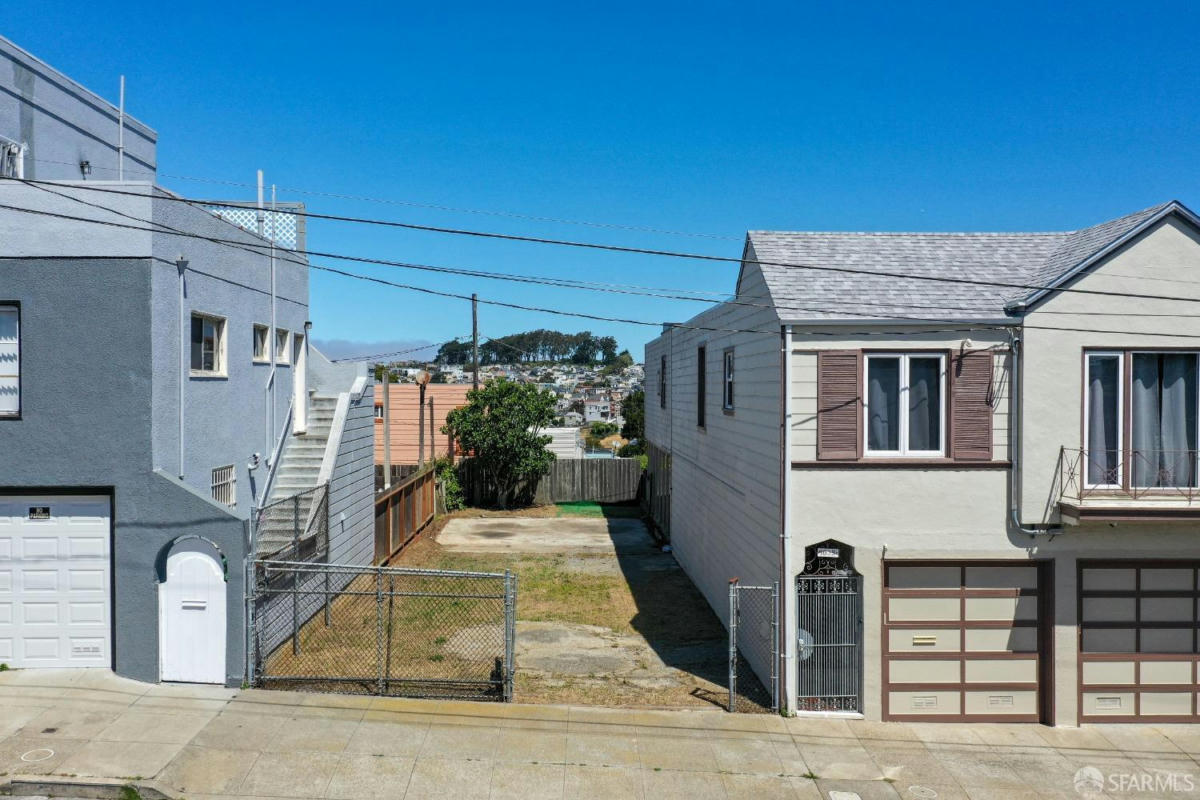 1029 SILVER AVE, SAN FRANCISCO, CA 94134, photo 1 of 4